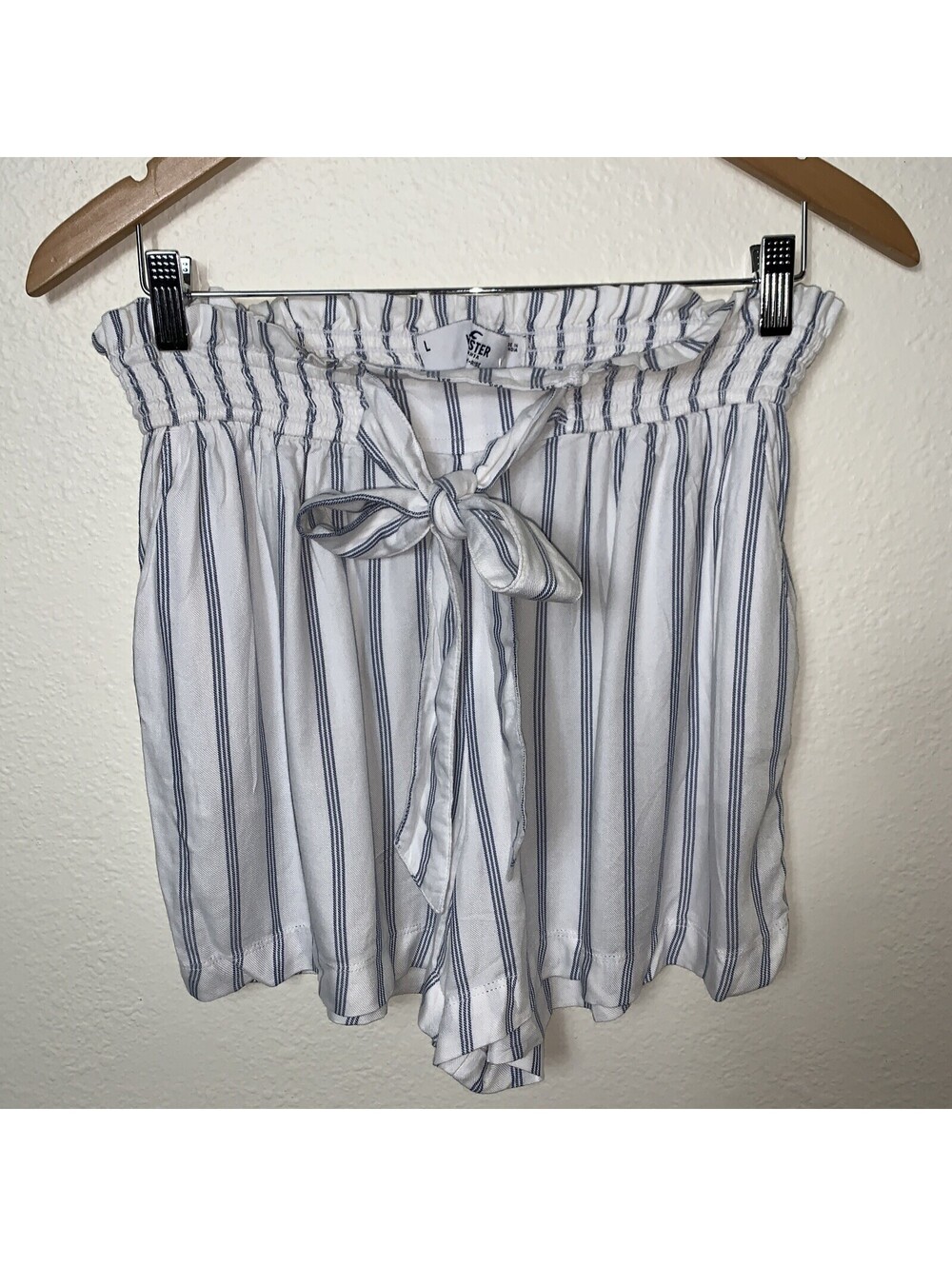 Hollister Women's Paperbag Shorts Size L Striped Elastic Waist Front Tie NWT